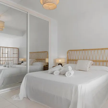 Close To The & Balcony With Sea Views Appartement Fuengirola